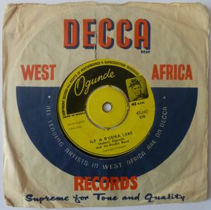 HUBERT OGUNDE AND HIS STUDIO BAND - Awo mimo / Awolowo ku abo - 7inch (SP)